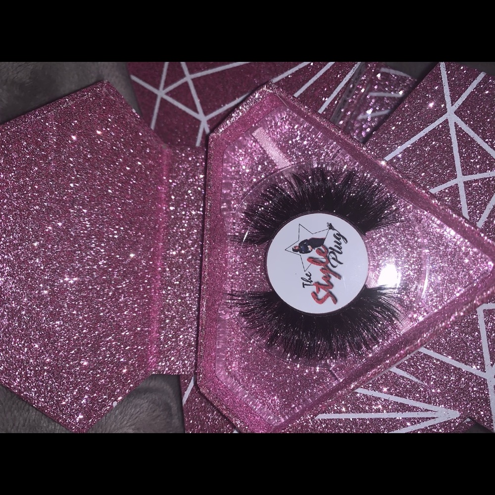 StylePlug Lashes - Picture 2 of 6